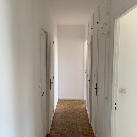 Appartement 3 pièces 63m2 MARSEILLE 7EME 1 100 euros - Photo 1