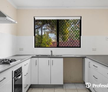 Well-Presented 3 Bedroom Home in a Prime Karrinyup Location - Photo 5