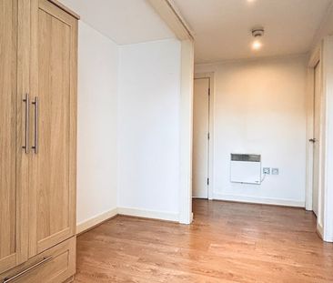 2 Bed Penthouse, Hulme High Street, M15 - Photo 5