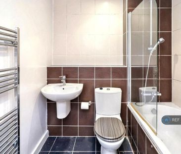 2 bedroom flat to rent - Photo 6