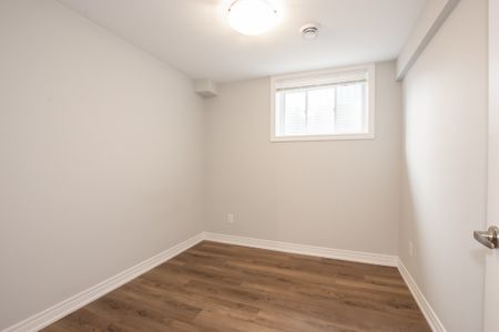 **ALL INCLUSIVE** 1 Bedroom Lower Unit in Welland!! - Photo 5