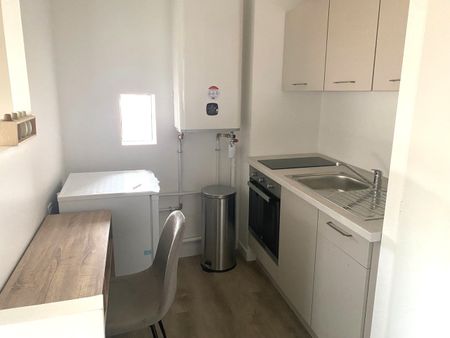 Location Appartement 1 pièce 12m² ROMANS SUR ISERE 26100 - Photo 4