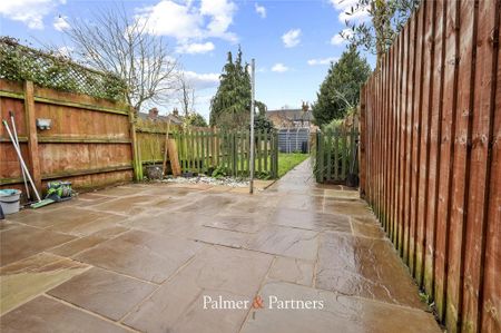 3 bedroom terraced house to rent - Photo 5