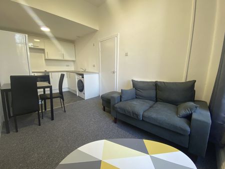 2 Bed Flat, Daisy Bank Road, M14 - Photo 2