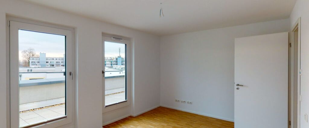 Große Dachgeschosswohnung mit Einbauküche - Photo 1