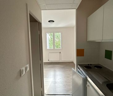 Studio a louer - Photo 2