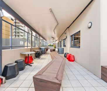 Furnished Studio in Prime City Location - Photo 1