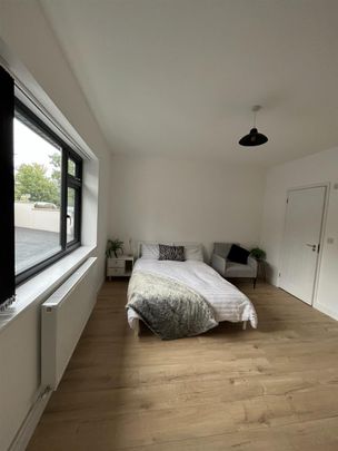 Courtney Road, Kingswood - Photo 1