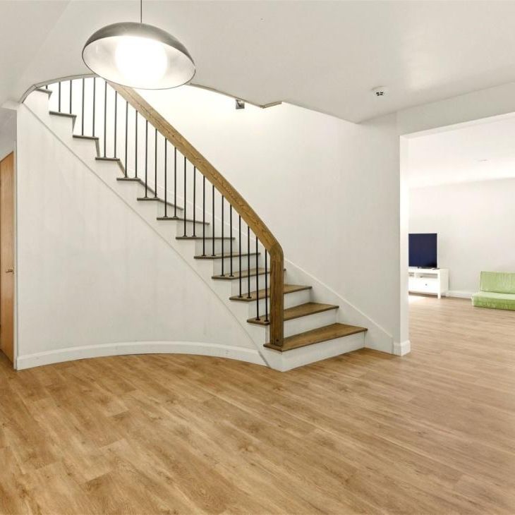 Maison à étages à louer - Brossard (Noms de rues (R)) - Photo 1