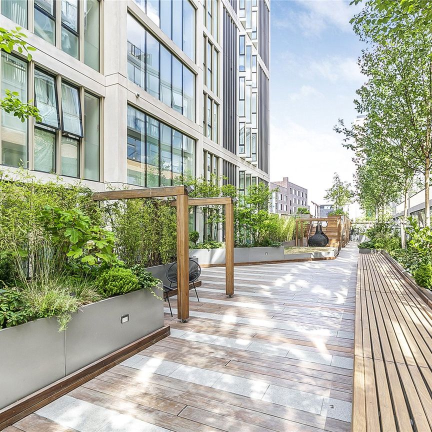 Long Street, Shoreditch, London, E2 8GS - Photo 1