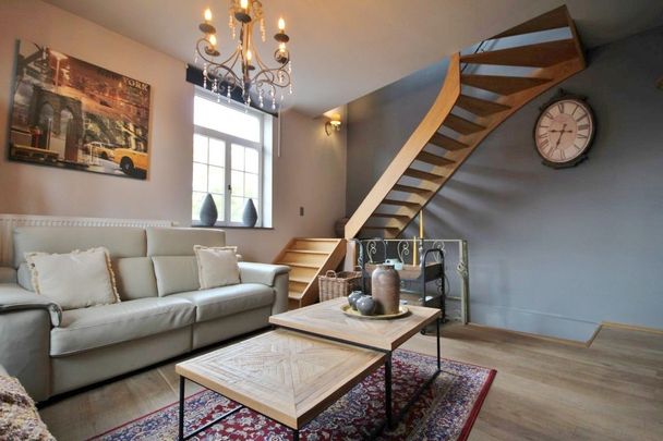 Charmante gemeubelde hoekwoning gelegen in het hartje van Zoutleeuw - Photo 1