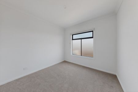 103 Prudence Parade, Point Cook VIC 3030 - House For Rent | Domain - Photo 4