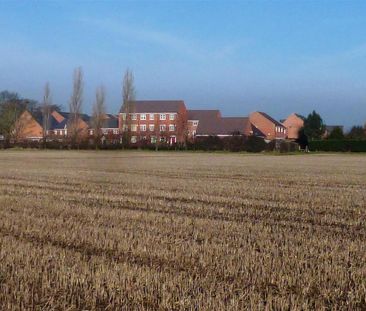 3 bedroom end of terrace house to rent - Photo 2