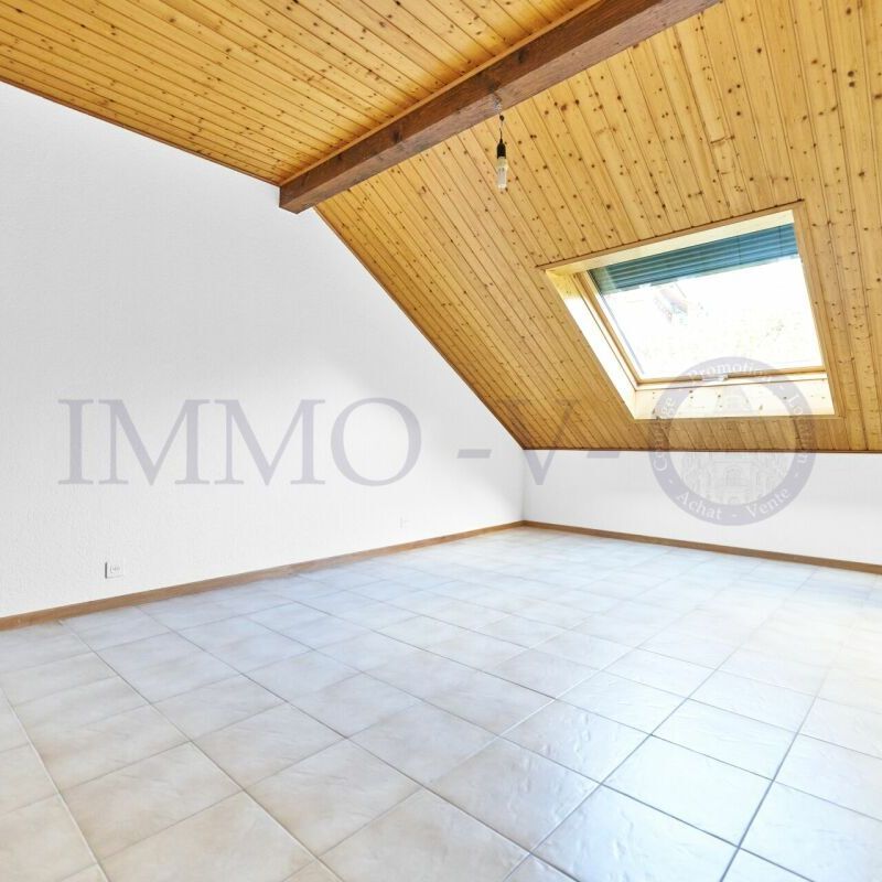 SPACIEUX AVEC CACHET ET BALCON AVEC VUE DEGAGEE - Foto 1