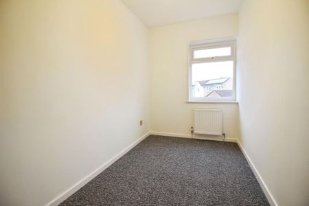 2 bedroom end of terrace house to rent - Photo 4