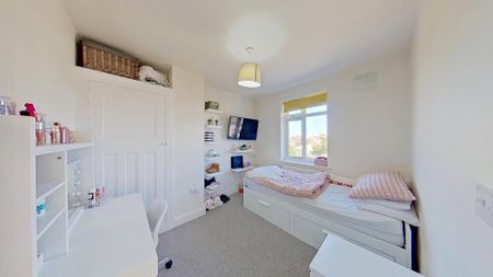3 bedroom semi-detached house to rent - Photo 4