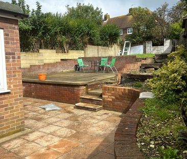 Room in a Shared House, Fountains Close, BN1 - Photo 3