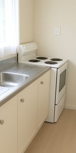 **One Bedroom Apartment in Hamilton City Central – $350 per Week** this one-bedroom, one-bathroom apartment is located in the heart of Hamilton City Central **Key Features:** - Spacious 1 bedroom with ample natural light - Dedicated off-street parking space for 1 vehicle - Easy access to Hamilton’s central business district, transport links, shopping, and dining options This apartment presents an excellent opportunity to enjoy urban living with easy access to all Hamilton has to offer. - Photo 3