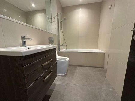 Slough, Berkshire, SL1 - Photo 5