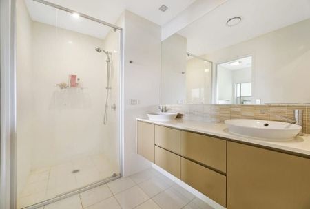 Peaceful Apartment With Mountain Views - Photo 5