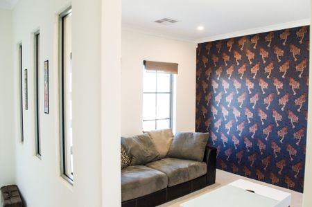 Stylish 3x2 Home with Spa & Entertainer's Patio in Alkimos - Photo 2