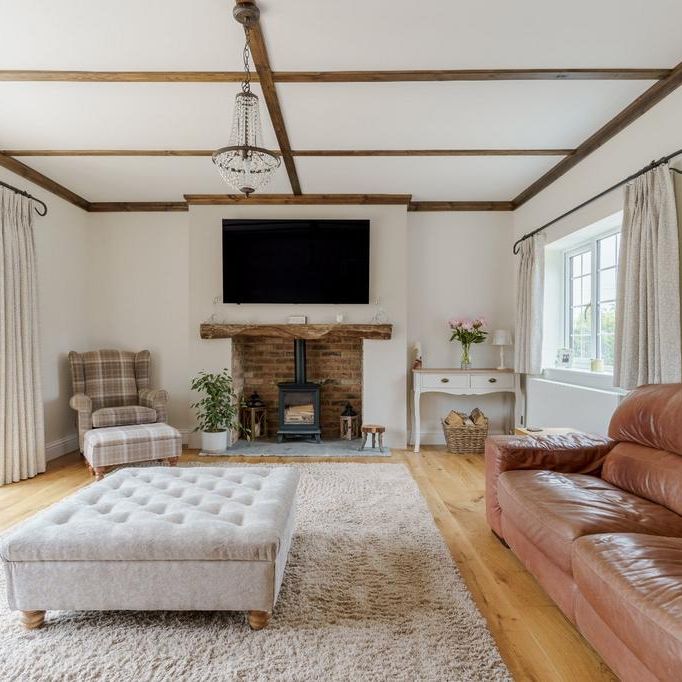 4 bedroom detached house to rent - Photo 1