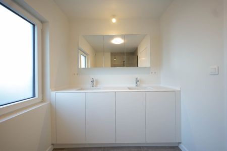 Gerenoveerd appartement met drie slaapkamers te huur in Lievegem - Photo 2