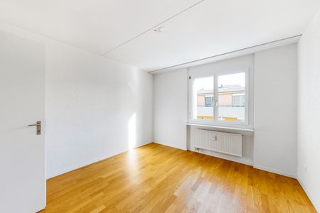 Schöne und helle Wohnung mit Sitzplatz - Photo 4