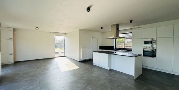 Eengezinswoning te huur in Oostkamp voor € 1.200 met 4 slaapkamers - Foto 1