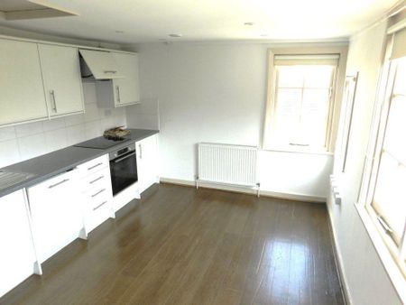 4 bedroom maisonette to rent - Photo 5