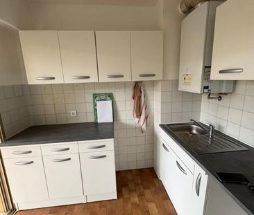 Location Appartement 1 pièce 35m² ST LAURENT DU VAR 06700 - Photo 2