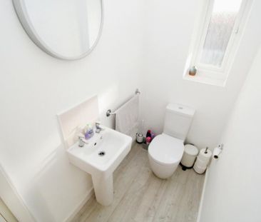 2 bedroom semi-detached house to rent - Photo 6