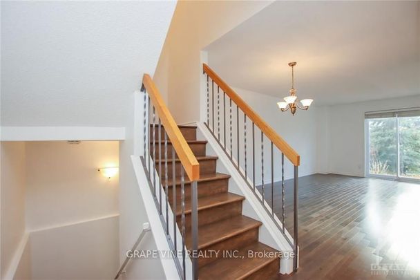 For Lease - 121 Erin Crescent, Hunt Club - Windsor Park Village and Area, Ontario - Photo 1