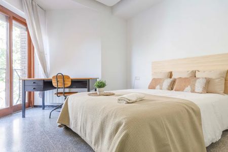 Passeig de lAlbereda, Valencia, Valencian Community 46010 - Photo 3