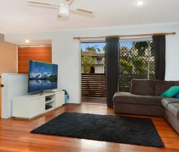 “Spacious Home Perfect for Entertaining” - Photo 2