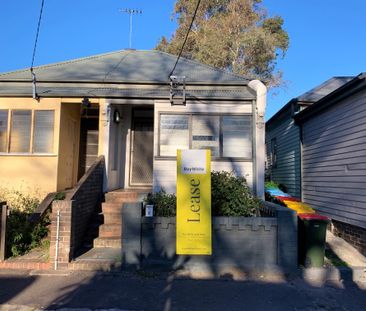 Perfectly Located Living & Walking Distance To The Famous Darling S... - Photo 3