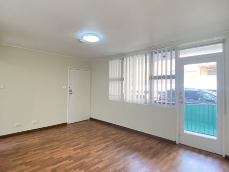 Spacious Apartment In Prime Location - Photo 2