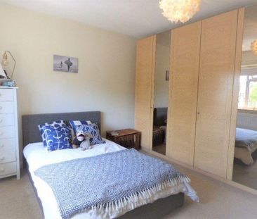 3 bedroom detached house to rent - Photo 4