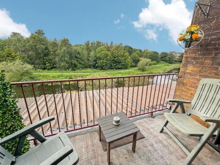 35 Edgewater, Lisburn, BT27 5PZ - Photo 2