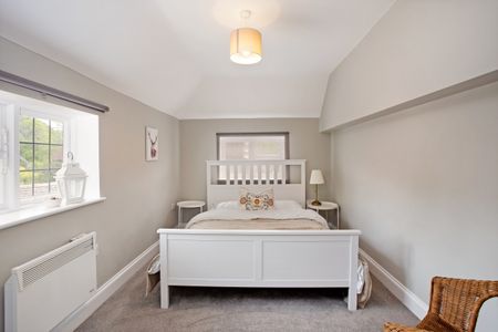 4 bedroom detached house to rent - Photo 5