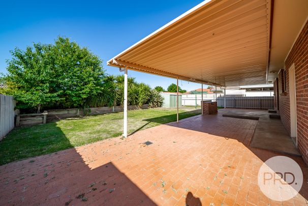 2 Kimba Drive, Glenfield Park NSW 2650 - Photo 1