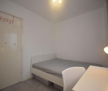 3 bedroom apartment to rent - Photo 6