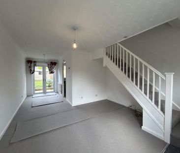2 bedroom end of terrace house to rent - Photo 2