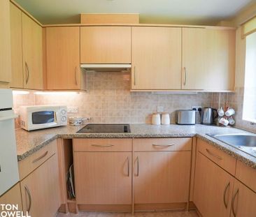 1 bedroom retirement property to rent - Photo 6