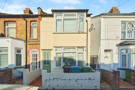 Harwoods Road, Watford - Photo 4