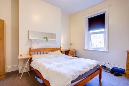 6 bedroom terraced house to rent - Photo 4