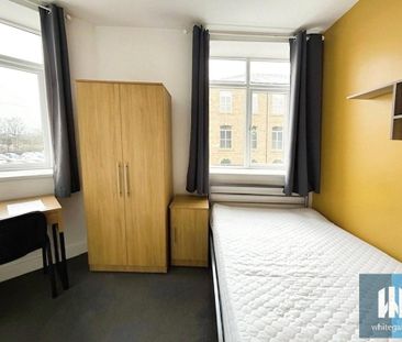 1 bedroom in a house share to rent - Photo 6