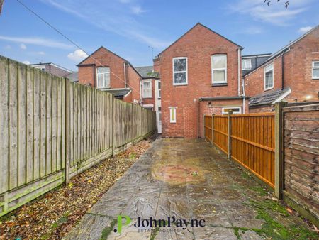 3 bedroom terraced house to rent - Photo 2