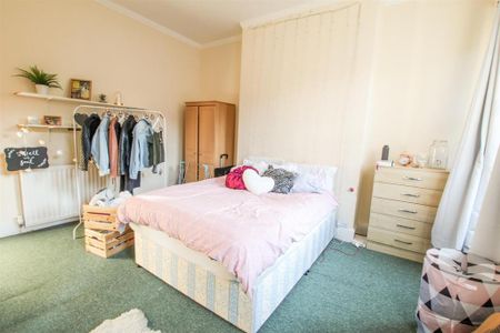 4 bedroom house to rent - Photo 2