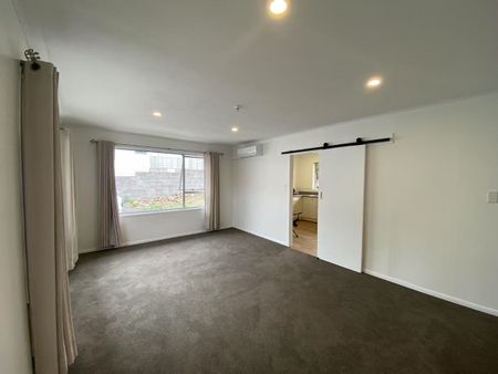 Great two bedrooms family home in Papakura ! - Photo 4